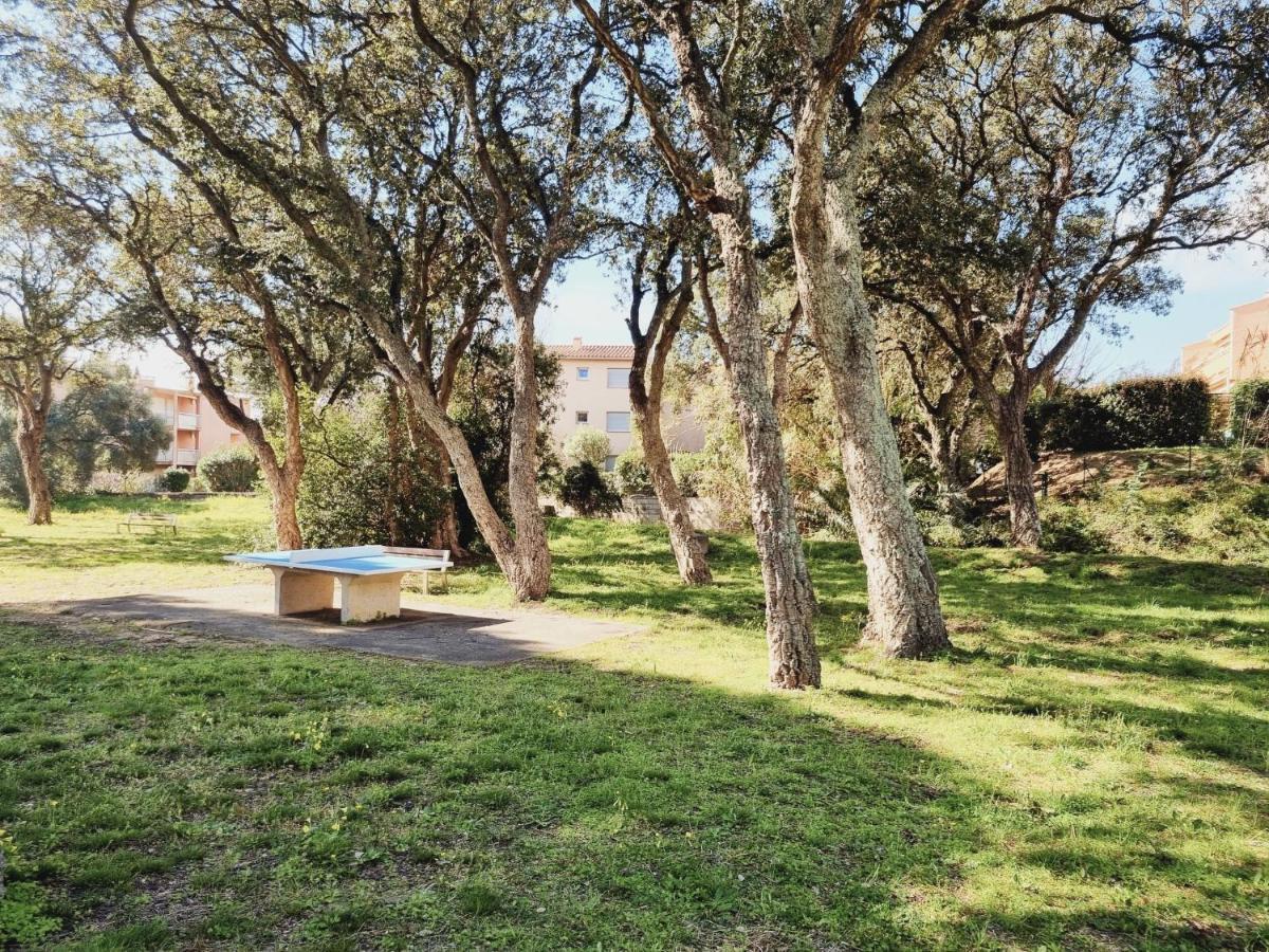 Studio Val Des Chenes-7 By Interhome Cavalaire-sur-Mer Bagian luar foto